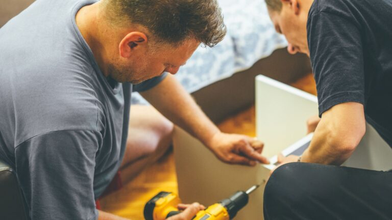 Möbelmontage in Düsseldorf – professioneller Montageservice für Schränke und Küchen